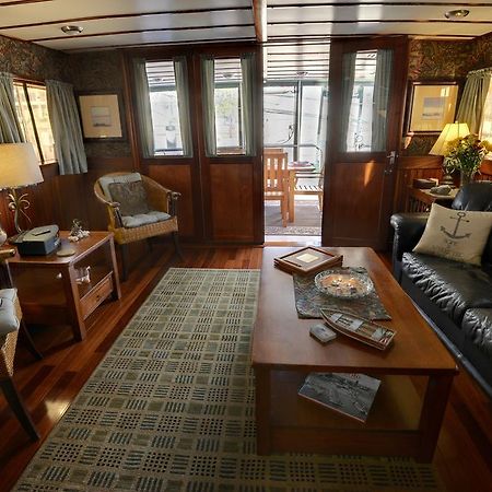 토론토 Making Waves Boatel B&B 외부 사진